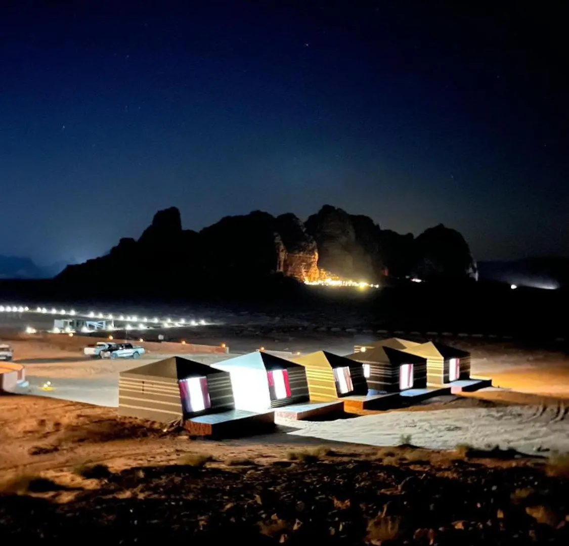 Hotel Wadi Rum Camp Stars & Jeep Tour