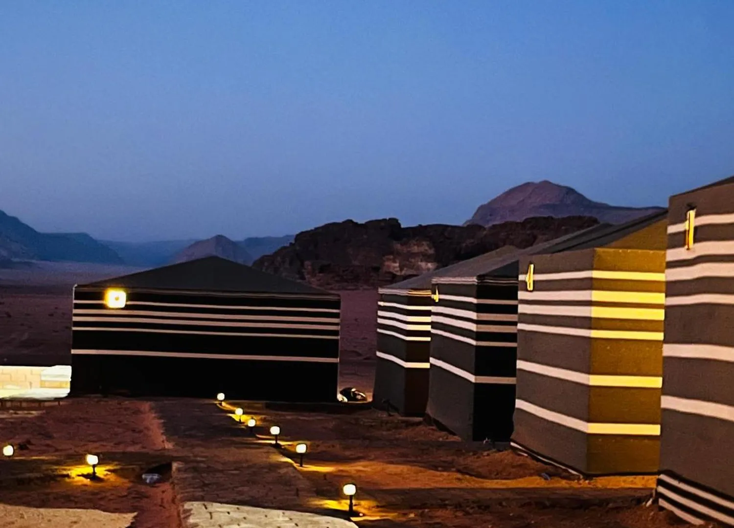 Luxuszelt Hotel Wadi Rum Camp Stars & Jeep Tour