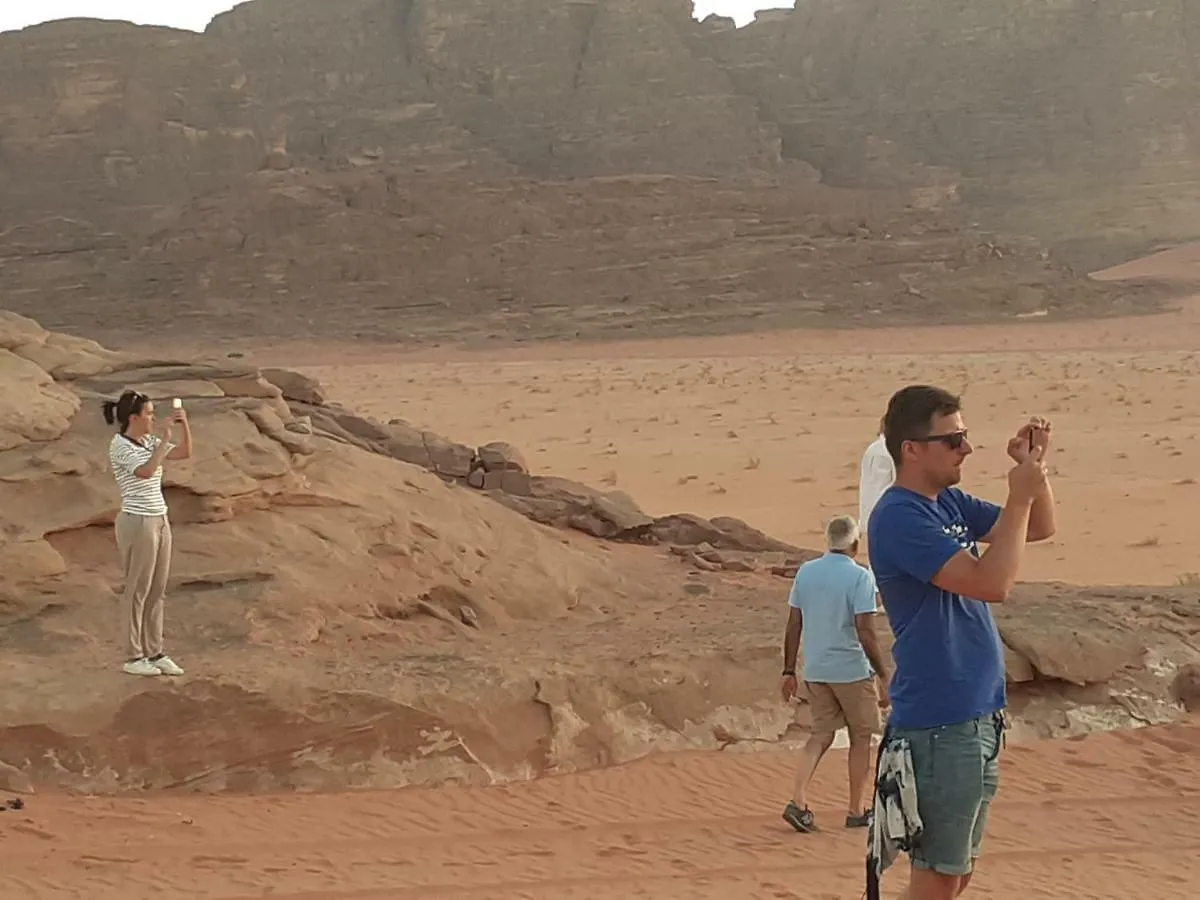 Hotel Wadi Rum Camp Stars & Jeep Tour